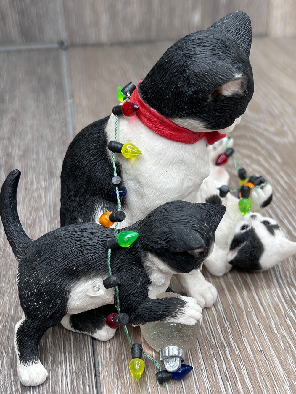 Lenox Taking Down The Tree Cat Figurines • Holiday Decor • Christmas Collectible - Picture 6 of 10